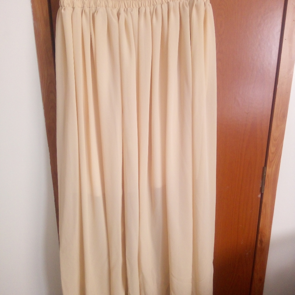 Size 3xl satin flowy skirt